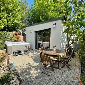 logement-entier-avec-jacuzzi-en-provence.fr-provencehotel.com/