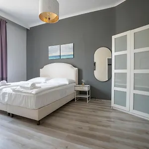 Brand New Charming Appartmet Near Augarten & Appartamento