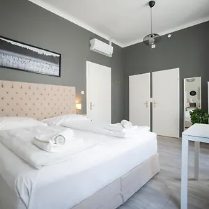 Bright ,cozy , Central&cute In Appartamento