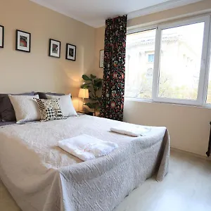 https://royal-palace-apartment.bucharesthotelsnow.com