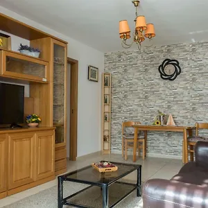 https://maxxy-apartment.bucharesthotelsnow.com